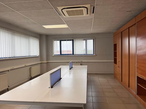 Kantoren langs de Knokkebaan te Maldegem