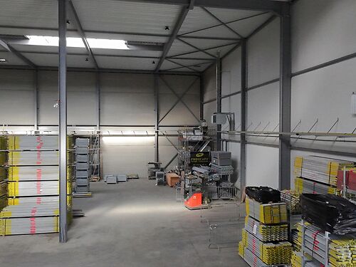 Recent magazijn in de Grote Nest te Evergem (Gent), vlakbij de Gentse haven