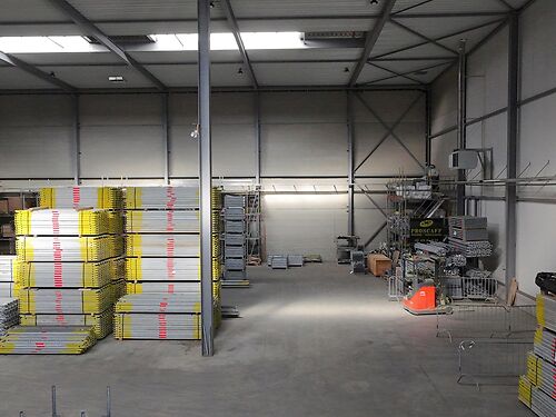 Recent magazijn in de Grote Nest te Evergem (Gent), vlakbij de Gentse haven