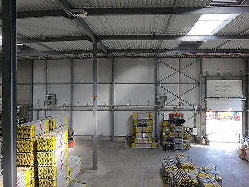Recent magazijn in de Grote Nest te Evergem (Gent), vlakbij de Gentse haven