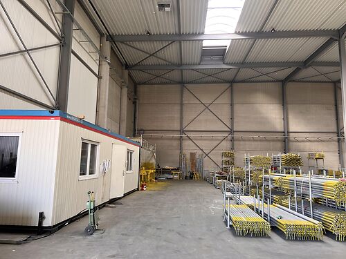 Recent magazijn in de Grote Nest te Evergem (Gent), vlakbij de Gentse haven