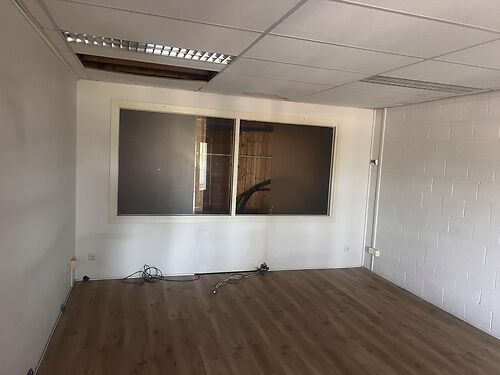 Kantoor vlakbij de E17 en N60 te Nazareth