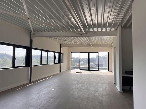 Kantoor met terras in industriezone Klein Akker te Stekene