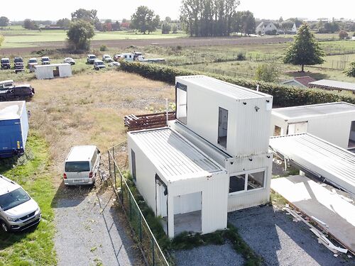 Deels verhard buitenterrein langs de Gentseweg te Desselgem (Waregem)