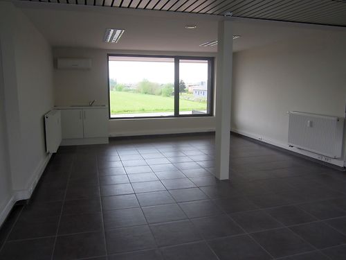 Diverse kantoorruimtes in een business center te Nazareth