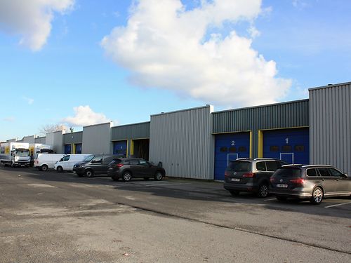 Goed uitgeruste kantoorunits te Waregem