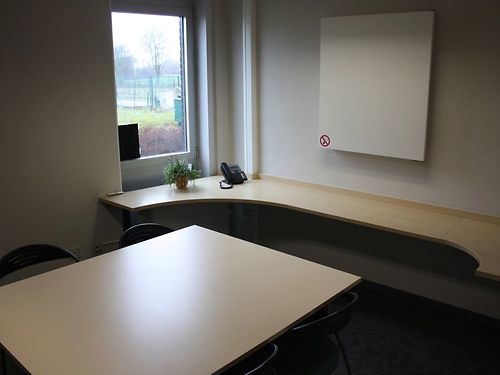 Goed uitgeruste kantoorunits te Waregem