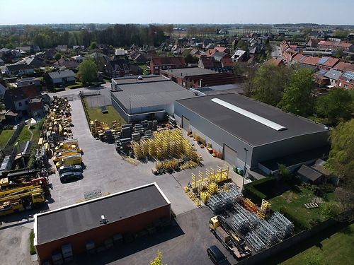 VERKOCHT: Magazijn met kantoor op perceel van 5065m² te Meulebeke