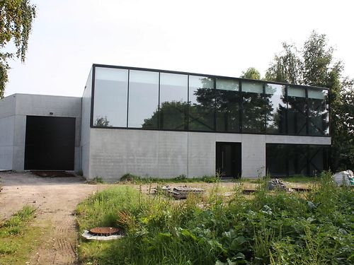 VERKOCHT: BEDRIJFSGEBOUW TE HARELBEKE