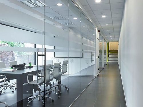 Kantoren in businesscentrum tegenover het station te Waregem