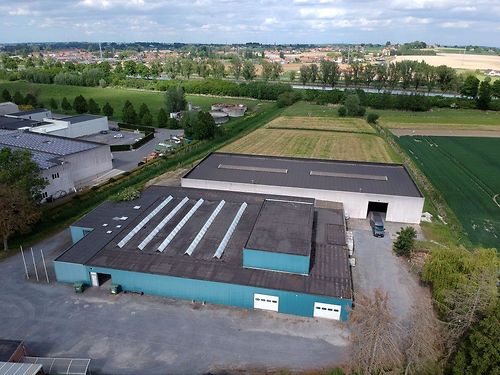 VERKOCHT: Bedrijfsgebouw met uitbreidingsmogelijkheden te Zwevegem