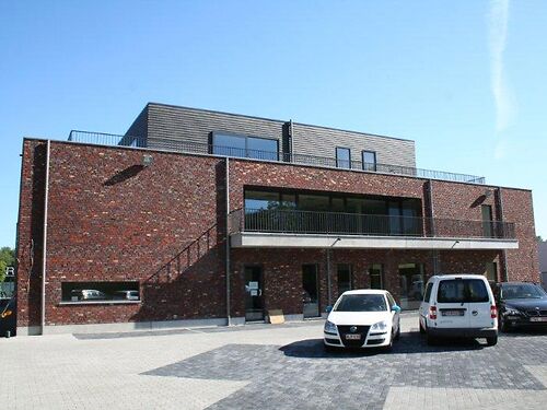 Moderne flexibele werkplekken met diensten in kantoor te Sint-Martens-Latem