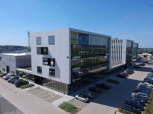 Nieuwbouw kantoren te Waregem langsheen de E17