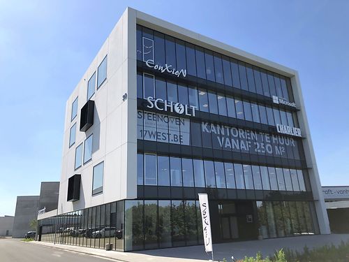 Nieuwbouw kantoren te Waregem langsheen de E17
