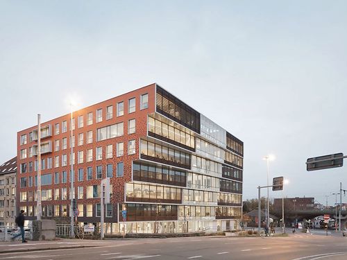 Nieuw & duurzaam kantoorgebouw met uitstekende ligging te Gent
