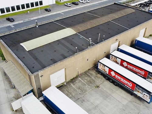 Magazijnruimte met verhard buitenterrein te Kortrijk-Noord