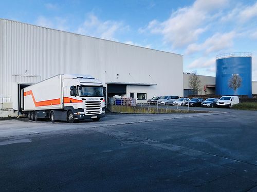 Logistiek magazijn nabij E40 te Erembodegem