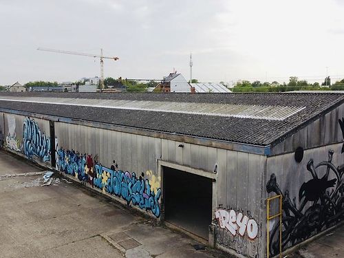 Half open loods voor opslag te Gentbrugge