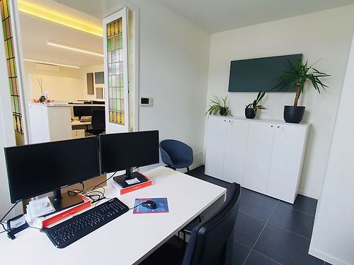 Kantoren in businesscentrum tegenover het station te Waregem