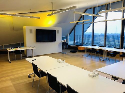 Penthouse kantoorruimte in modern gebouw te Gent (Wondelgem) nabij R4