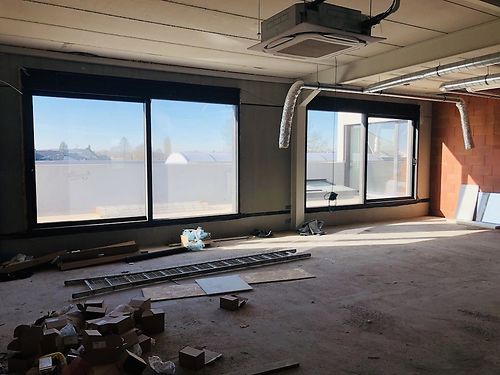 Kantoor op zichtlocatie langs de N60 te Oudenaarde (Mullem)