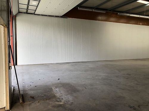 Bedrijfsgebouw op zichtlocatie te Wetteren