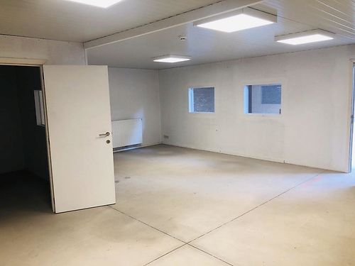 Magazijn nabij stadscentrum te Waregem