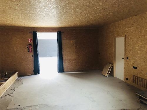 Magazijn nabij stadscentrum te Waregem