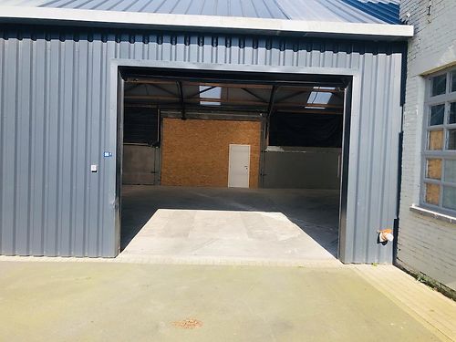Magazijn nabij stadscentrum te Waregem