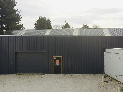 Opslagloods nabij stadscentrum te Waregem