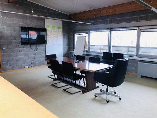 Opslagruimte met kantoren op zichtlocatie te Gent