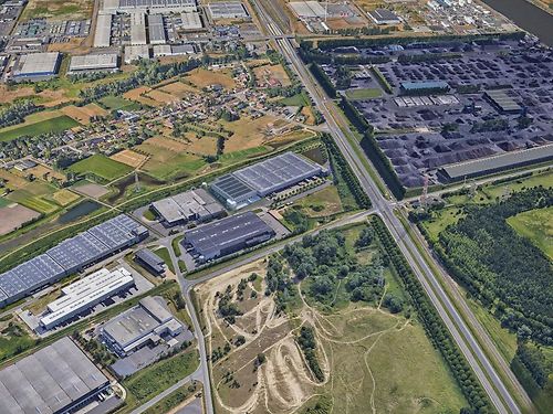Nieuwbouw magazijn in industriezone te Desteldonk