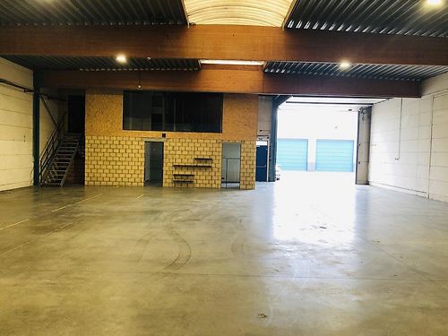 Magazijn / atelier te huur langs Knokkebaan te Maldegem