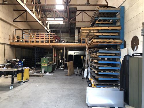 VERHUURD: Magazijn in industriezone te Evergem