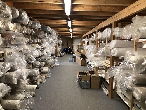 Magazijn met woning en kantoor te koop in industriezone te Lebbeke