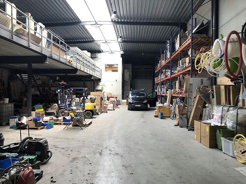 Recent bedrijfsgebouw in industriezone te Deinze
