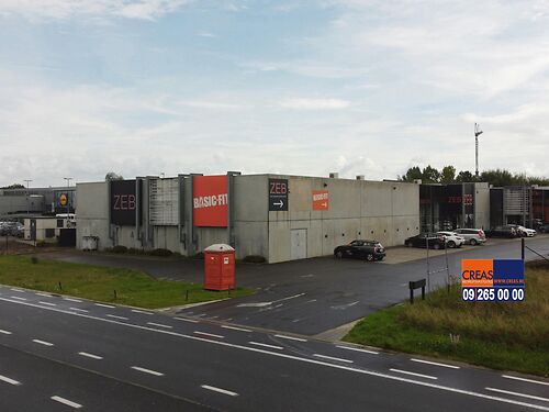 Goed gelegen handelsruimte in kleinschalig retailpark te Maldegem