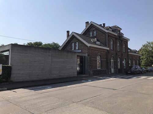 VERHUURD: Gerenoveerde kantoren nabij het centrum te Sint-Denijs-Westrem