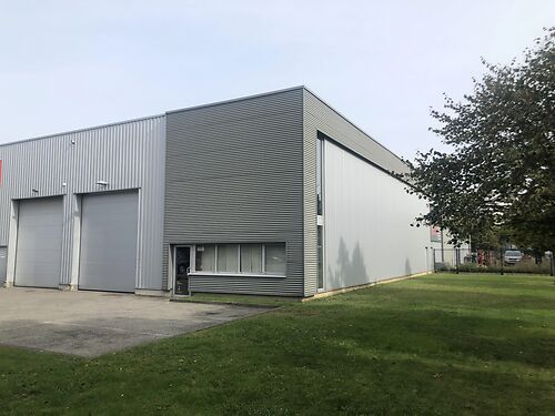 Magazijn in industriezone te Temse