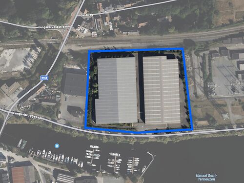 VERKOCHT - 2,4 ha industriegrond met 2 open loodsen te Gent