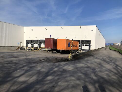 Magazijn op 2,5 ha industriegrond te Dendermonde