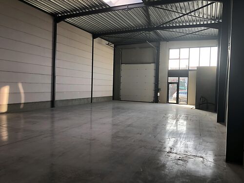 VERKOCHT - Nieuwbouw magazijn (unit 3) nabij centrum te Moorslede (Dadizele) 