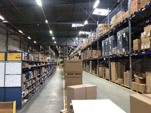 Logistiek magazijn in industriezone te Zele