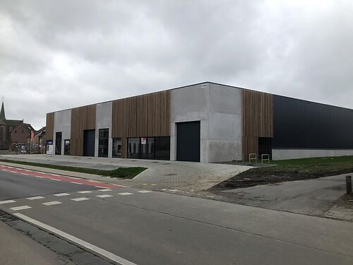 Nieuwbouw KMO-unit te Dentergem, centraal tussen Waregem, Deinze en Tielt