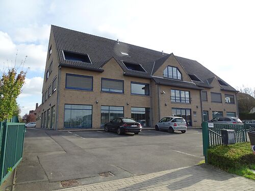 Kantoorgebouw langsheen de Kortrijksesteenweg in Harelbeke