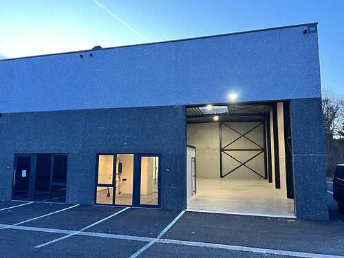 VERHUURD - Recent magazijn in KMO-park te Gent (Sint-Amandsberg)