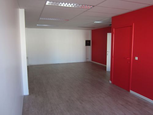 Functionele kantoren vlakbij E40 te Drongen