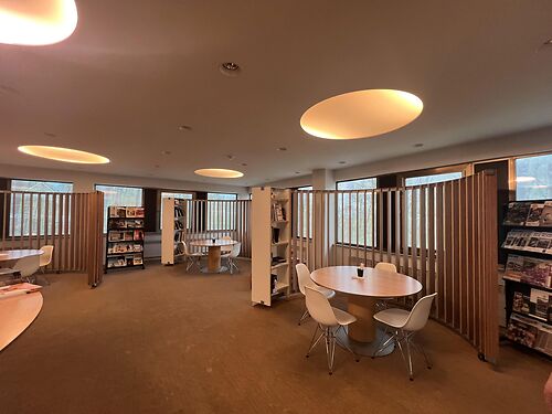 Magazijn (productiehal) met kantoren vlakbij de A10 te Oostende (Brugge)