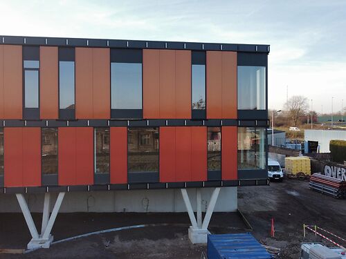 Nieuwbouw KMO unit langsheen E17 te Gentbrugge nabij centrum Gent