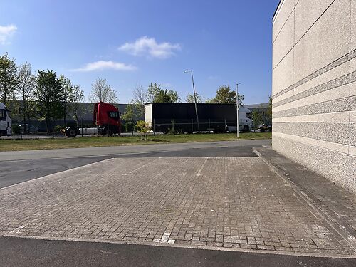 Magazijn in de haven van Gent vlakbij de R4